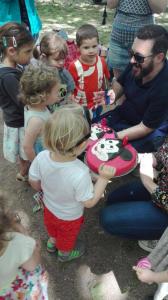 pastis aniversari pels petits picnic les 3 flors